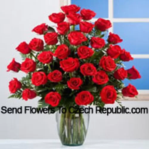 37 Roses rouges dans un vase
