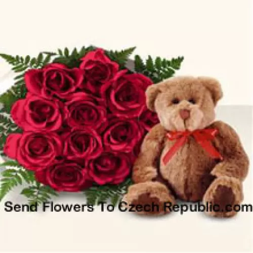 Bouquet de 11 roses rouges avec un mignon ourson brun de 8 pouces